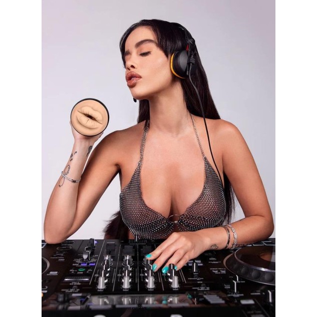 Kiiroo Feel Victoria June Mouth Masturbator