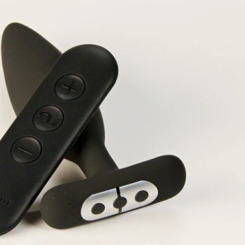 Je Joue Onyx Vibro Butt Plug - Black