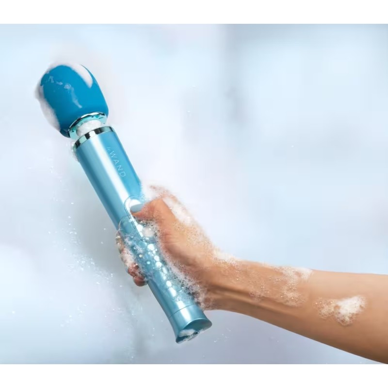 Le Wand Dive Rechargeable Massager - Blue