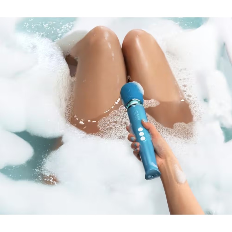 Le Wand Dive Rechargeable Massager - Blue