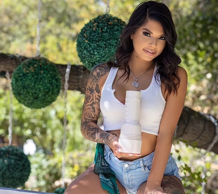 Fleshlight - Gina Valentina Cosmic Masturbator photo-8