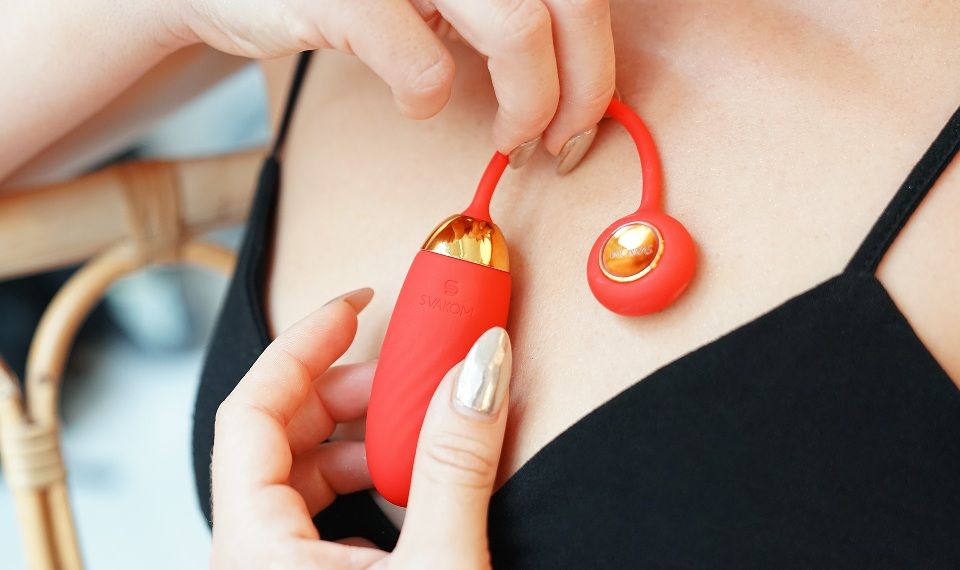 SVAKOM - Ella Neo Interactive Egg Vibrator - Red photo-8