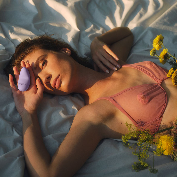 Lelo - Lily 3 Mini Vibrator - Calm Lavender photo-2