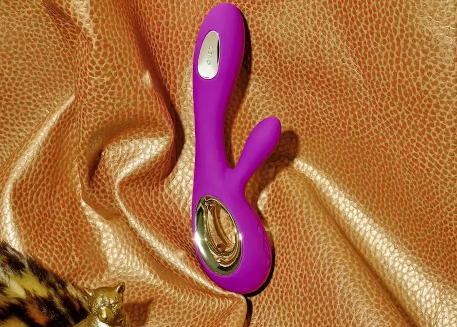 Lelo - Soraya Wave Rabbit Vibrator - Deep Rose photo-5